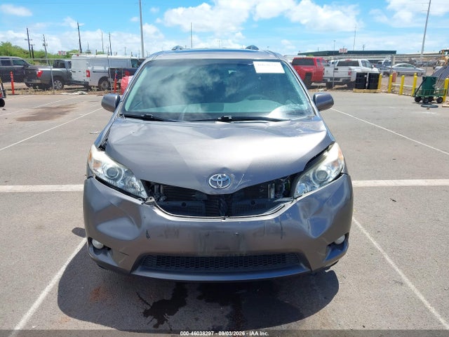 5TDYK3DCXES418413 Toyota Sienna Xle V6 7 Passenger Auto Access Seat/xle V6 8 Passenger