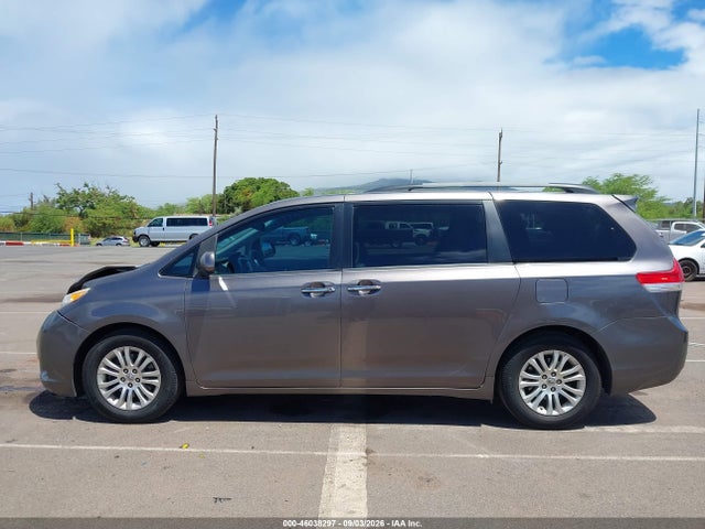 5TDYK3DCXES418413 Toyota Sienna Xle V6 7 Passenger Auto Access Seat/xle V6 8 Passenger