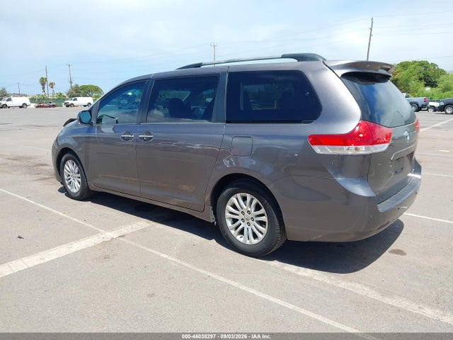 5TDYK3DCXES418413 Toyota Sienna Xle V6 7 Passenger Auto Access Seat/xle V6 8 Passenger