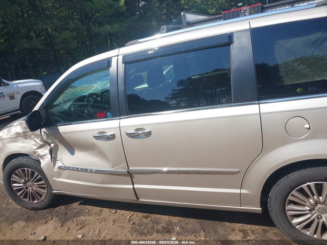 2014 Chrysler Town & Country Touring-l 30th Anniversary მანქანა იყიდება აუქციონზე, vin: 2C4RC1CG4ER328967, აუქციონის ნომერი: 46038308