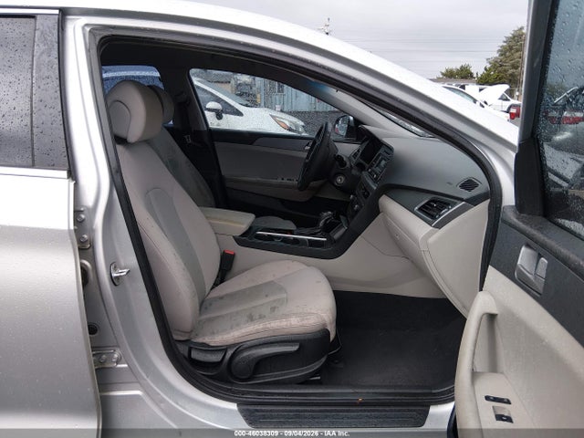 2017 Hyundai Sonata მანქანა იყიდება აუქციონზე, vin: 5NPE24AF7HH465125, აუქციონის ნომერი: 46038309