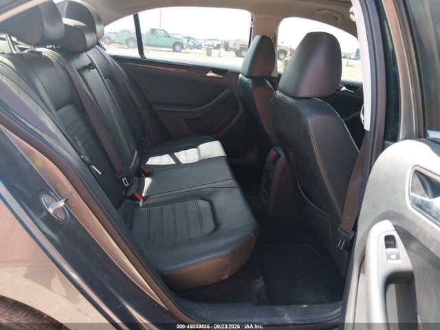 46038435 :رقم المزاد ، 3VWL07AJ2FM326981 vin ، 2015 Volkswagen Jetta 1.8t Sel مزاد بيع