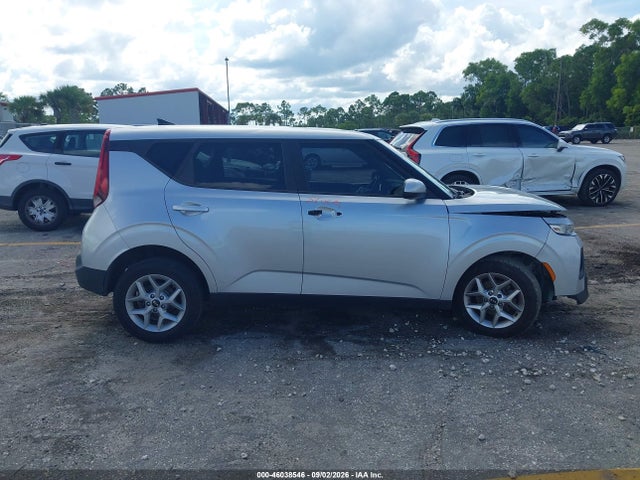 2020 Kia Soul S მანქანა იყიდება აუქციონზე, vin: KNDJ23AU4L7064605, აუქციონის ნომერი: 46038546