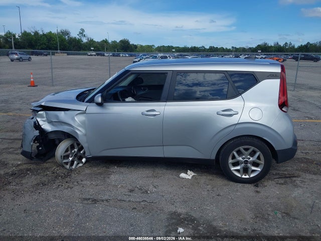 2020 Kia Soul S მანქანა იყიდება აუქციონზე, vin: KNDJ23AU4L7064605, აუქციონის ნომერი: 46038546