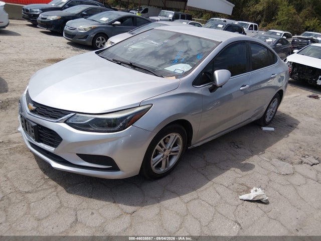 Chevrolet Cruze Lt Auto 2018 1G1BE5SM0J7177608 Image 2