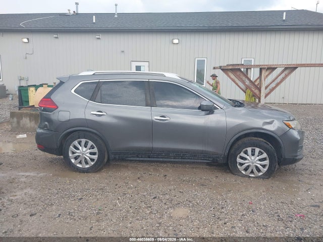 2017 Nissan Rogue S მანქანა იყიდება აუქციონზე, vin: JN8AT2MT5HW385354, აუქციონის ნომერი: 46038609