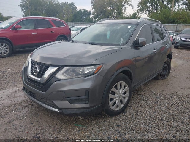 2017 Nissan Rogue S მანქანა იყიდება აუქციონზე, vin: JN8AT2MT5HW385354, აუქციონის ნომერი: 46038609
