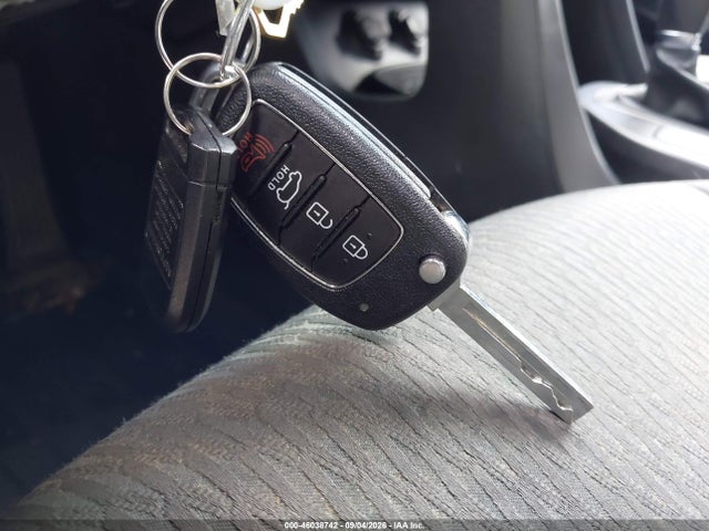 Продажа на аукционе авто 2017 Hyundai Santa Fe Sport 2.4l, vin: 5XYZTDLB4HG393073, номер лота: 46038742