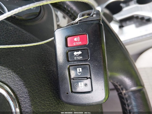 46038888 :رقم المزاد ، 4T1BD1FK1CU061085 vin ، 2012 Toyota Camry Hybrid Xle مزاد بيع