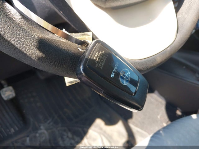 Продаж на аукціоні авто 2017 Toyota Prius Two, vin: JTDKBRFU0H3025704, номер лоту: 46038938