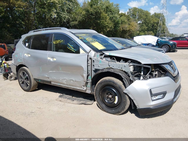 46038971 :رقم المزاد ، JN8AT2MV2LW105710 vin ، 2020 Nissan Rogue Sv Intelligent Awd مزاد بيع