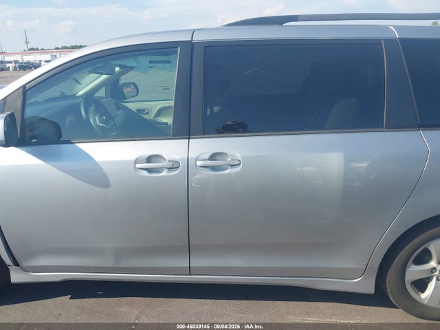 46039145 :رقم المزاد ، 5TDKZ3DC1LS022840 vin ، 2020 Toyota Sienna Le مزاد بيع