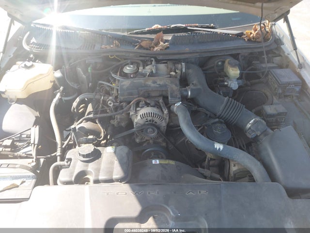 Продажа на аукционе авто 2001 Lincoln Town Car Signature, vin: 1LNHM82W31Y732922, номер лота: 46039248