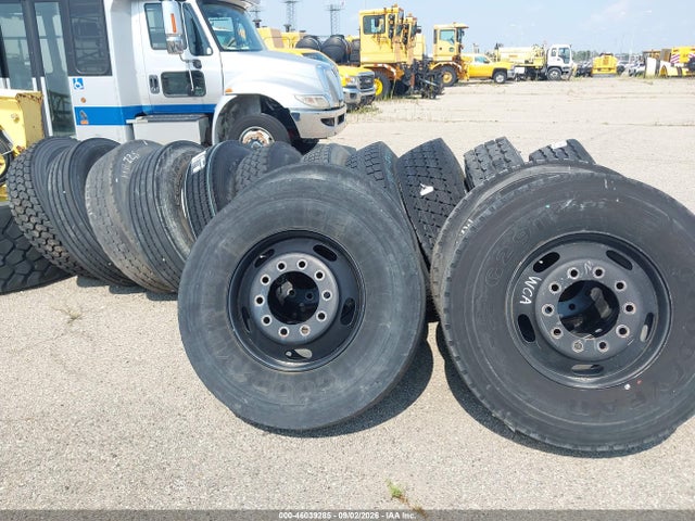 Aukcja sprzedaży 2000 14 Large Tires Other, vin: , numer aukcji: 46039285