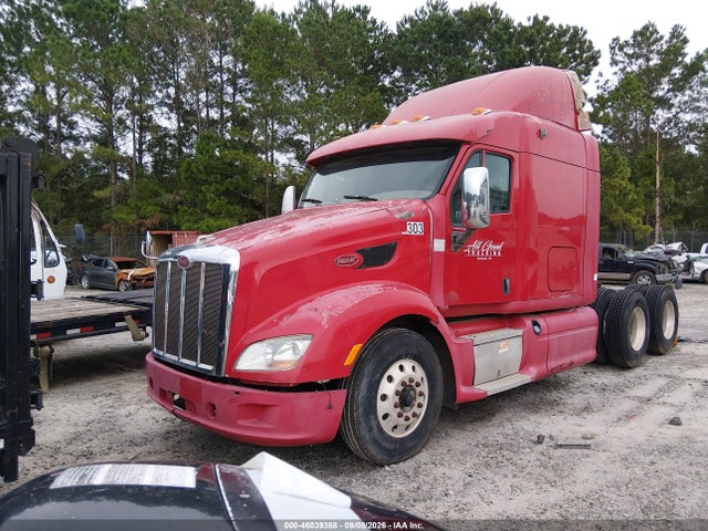 46039388 :رقم المزاد ، 1XP4D49X7CD132374 vin ، 2012 Peterbilt 587 مزاد بيع
