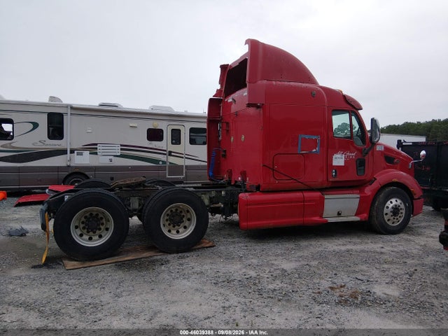 46039388 :رقم المزاد ، 1XP4D49X7CD132374 vin ، 2012 Peterbilt 587 مزاد بيع