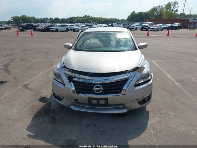 2015 Nissan Altima 2.5 Sv მანქანა იყიდება აუქციონზე, vin: 1N4AL3AP9FC475880, აუქციონის ნომერი: 46039415