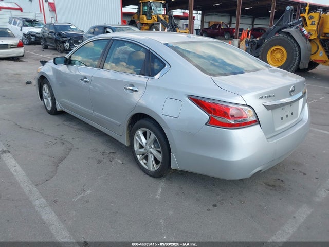 2015 Nissan Altima 2.5 Sv მანქანა იყიდება აუქციონზე, vin: 1N4AL3AP9FC475880, აუქციონის ნომერი: 46039415