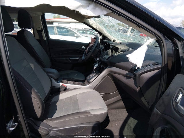 46039462 :رقم المزاد ، 1FMCU0GX3GUB04890 vin ، 2016 Ford Escape Se مزاد بيع