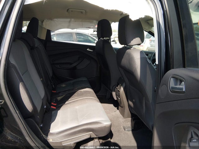 46039462 :رقم المزاد ، 1FMCU0GX3GUB04890 vin ، 2016 Ford Escape Se مزاد بيع