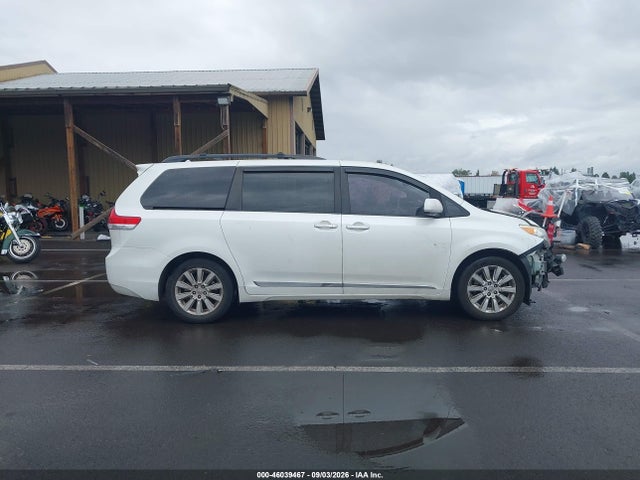 46039467 :رقم المزاد ، 5TDYK3DC3BS020262 vin ، 2011 Toyota Sienna Ltd مزاد بيع