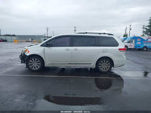 46039467 :رقم المزاد ، 5TDYK3DC3BS020262 vin ، 2011 Toyota Sienna Ltd مزاد بيع