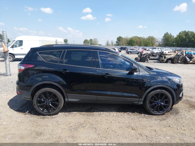 46039474 :رقم المزاد ، 1FMCU0G91HUE30044 vin ، 2017 Ford Escape Se مزاد بيع