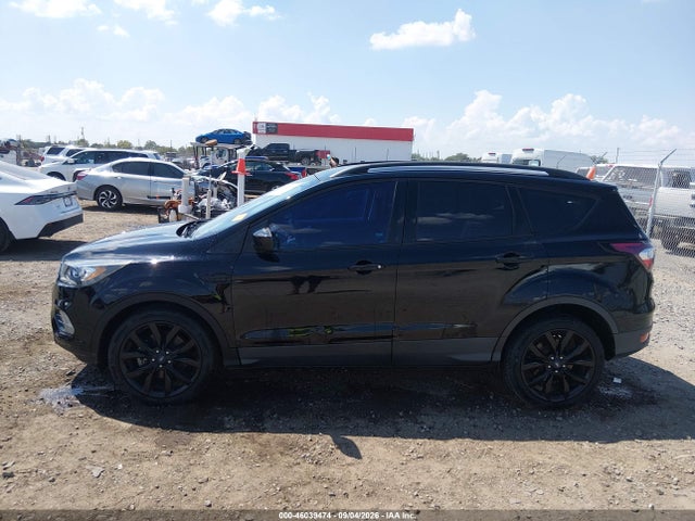 46039474 :رقم المزاد ، 1FMCU0G91HUE30044 vin ، 2017 Ford Escape Se مزاد بيع