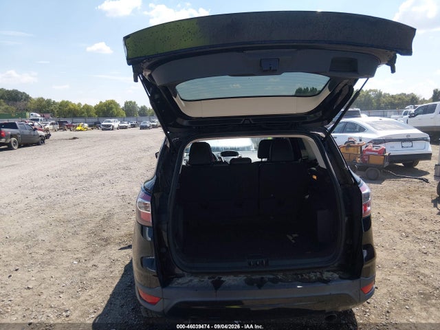 46039474 :رقم المزاد ، 1FMCU0G91HUE30044 vin ، 2017 Ford Escape Se مزاد بيع