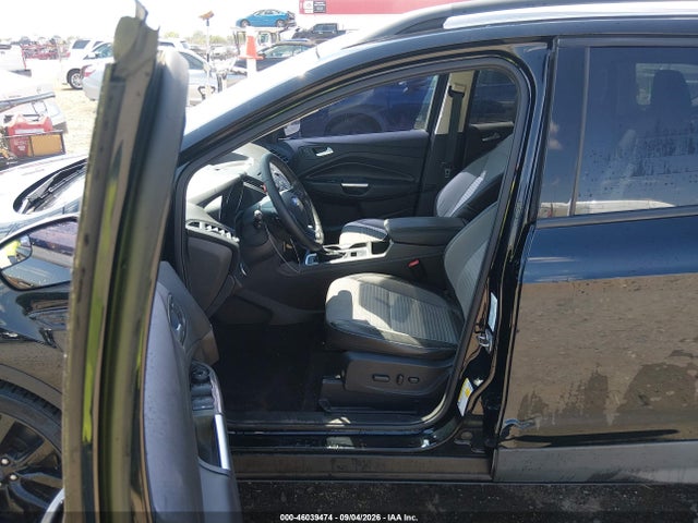 46039474 :رقم المزاد ، 1FMCU0G91HUE30044 vin ، 2017 Ford Escape Se مزاد بيع