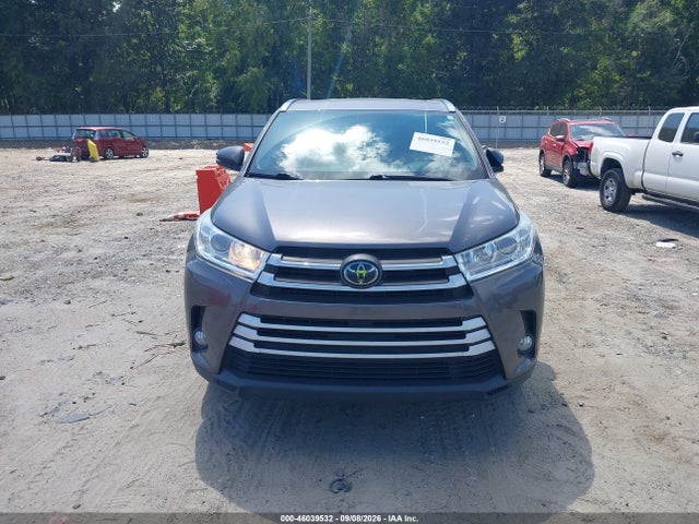2018 Toyota Highlander Xle მანქანა იყიდება აუქციონზე, vin: 5TDKZRFH7JS529637, აუქციონის ნომერი: 46039532