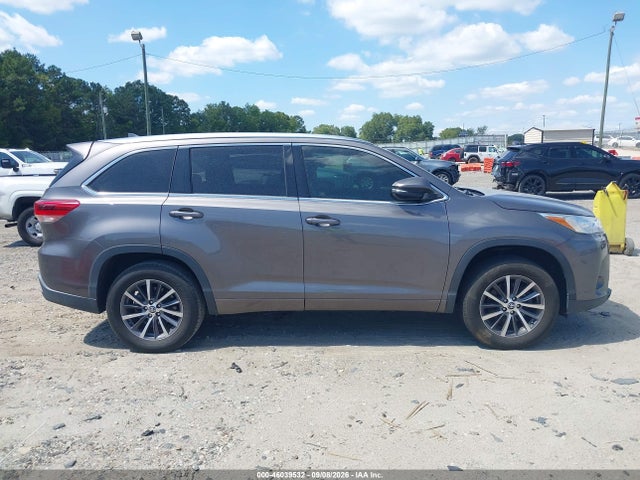 2018 Toyota Highlander Xle მანქანა იყიდება აუქციონზე, vin: 5TDKZRFH7JS529637, აუქციონის ნომერი: 46039532