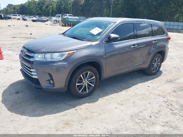 2018 Toyota Highlander Xle მანქანა იყიდება აუქციონზე, vin: 5TDKZRFH7JS529637, აუქციონის ნომერი: 46039532