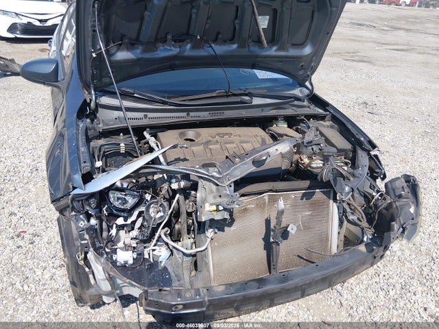46039607 :رقم المزاد ، 2T1BURHE9FC341106 vin ، 2015 Toyota Corolla Le Plus مزاد بيع
