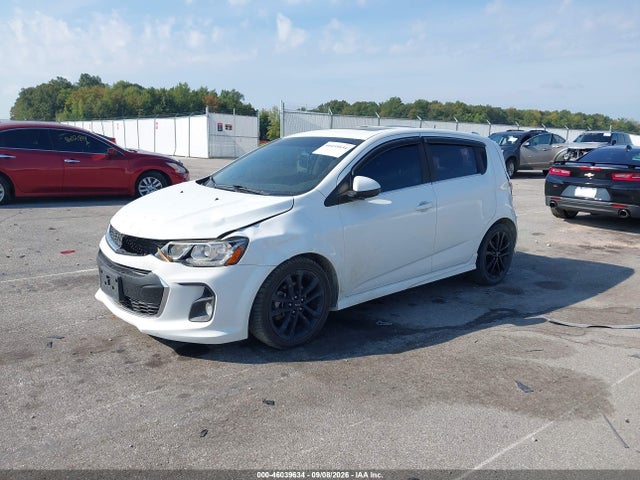 46039634 :رقم المزاد ، 1G1JC6SB2J4110743 vin ، 2018 Chevrolet Sonic Lt Manual مزاد بيع
