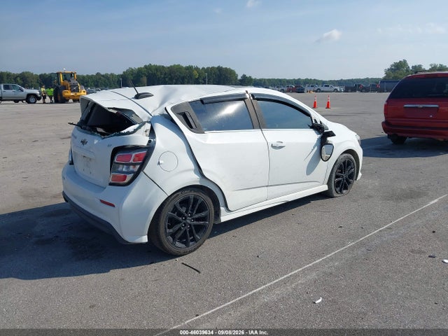 46039634 :رقم المزاد ، 1G1JC6SB2J4110743 vin ، 2018 Chevrolet Sonic Lt Manual مزاد بيع