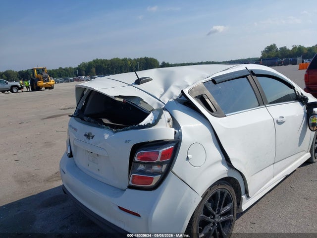 46039634 :رقم المزاد ، 1G1JC6SB2J4110743 vin ، 2018 Chevrolet Sonic Lt Manual مزاد بيع
