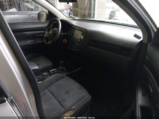 2019 Mitsubishi Outlander Es მანქანა იყიდება აუქციონზე, vin: JA4AZ3A37KZ004639, აუქციონის ნომერი: 46039684
