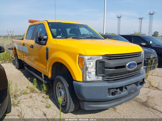 46039795 :رقم المزاد ، 1FT7W2B6XHEF40979 vin ، 2017 Ford F-250 Xl مزاد بيع