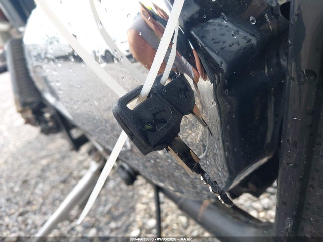 46039863 :رقم المزاد ، JKBVNCB11WB502128 vin ، 1998 Kawasaki Vn800 B مزاد بيع
