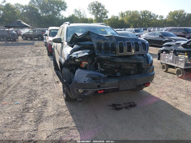 2015 Jeep Cherokee Trailhawk მანქანა იყიდება აუქციონზე, vin: 1C4PJMBS4FW538529, აუქციონის ნომერი: 46039907