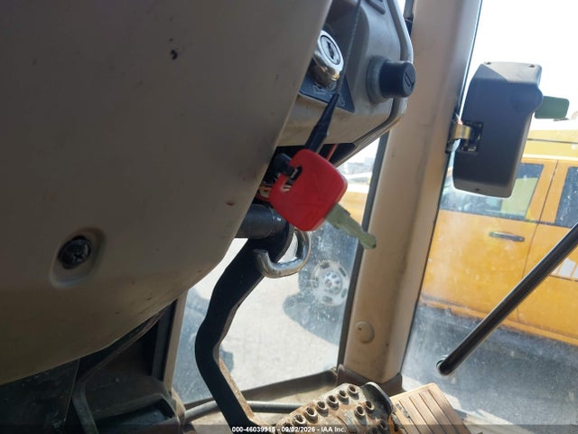 Продажа на аукционе авто 2000 John Deere Tractor, vin: L06415B453292, номер лота: 46039915