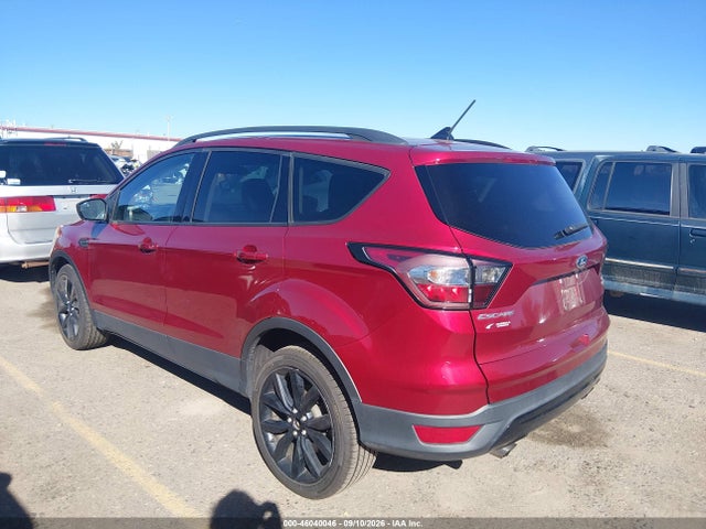 Продажа на аукционе авто 2018 Ford Escape Se, vin: 1FMCU9GD4JUA85140, номер лота: 46040046