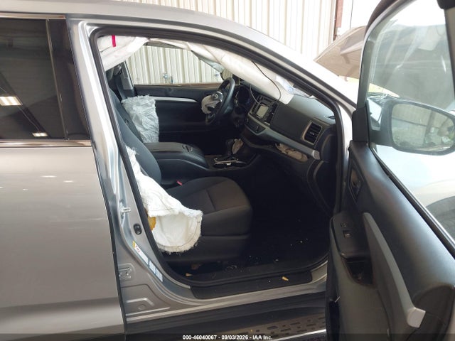 Продаж на аукціоні авто 2019 Toyota Highlander Le, vin: 5TDBZRFH6KS924779, номер лоту: 46040067