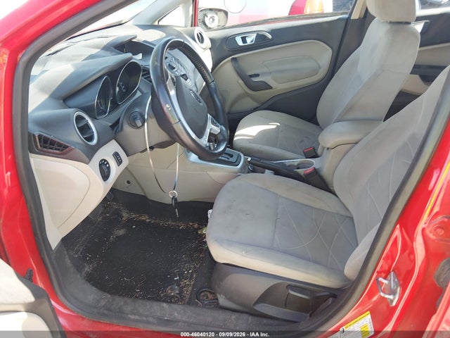 46040120 :رقم المزاد ، 3FADP4BJ7EM202015 vin ، 2014 Ford Fiesta Se مزاد بيع