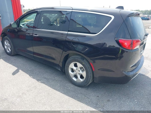 Chrysler Pacifica Hybrid Touring Plus 2018 2C4RC1H77JR311664 Image 3