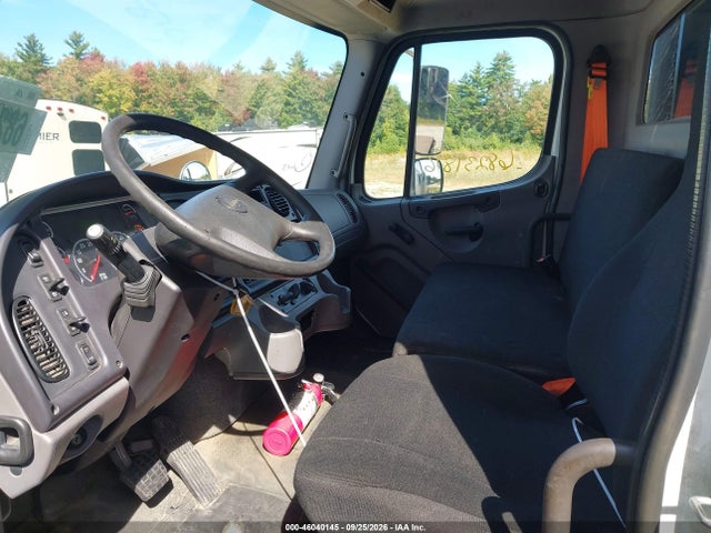 Продажа на аукционе авто 2017 Freightliner M2 106 Medium Duty, vin: 1FVHCYCY3HHJB2024, номер лота: 46040145