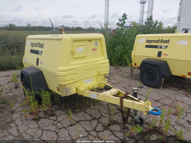 46040153 :رقم المزاد ، 4FVCABAA06U360614 vin ، 2000 Ir Port Compressor 250 مزاد بيع