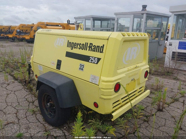 46040153 :رقم المزاد ، 4FVCABAA06U360614 vin ، 2000 Ir Port Compressor 250 مزاد بيع
