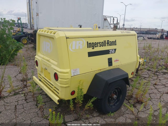 46040153 :رقم المزاد ، 4FVCABAA06U360614 vin ، 2000 Ir Port Compressor 250 مزاد بيع